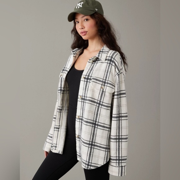 American Eagle Outfitters Jackets & Blazers - AE Oversized Plaid Fleece & Love Shacket XL